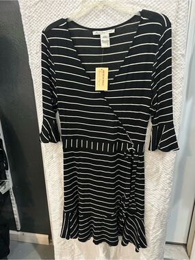 American Rag Black and White Striped Long Sleeve Wrap Dress large
